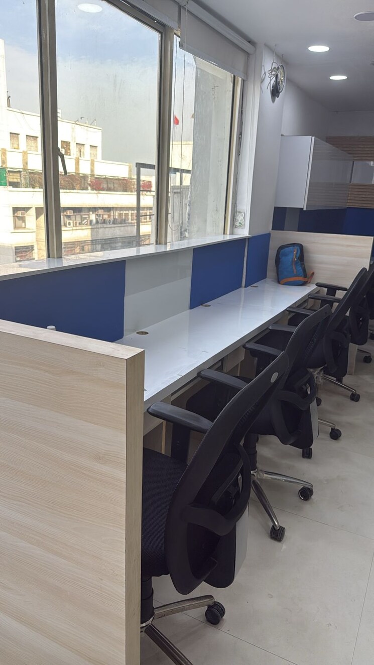 Team Area, netaji subhash place Commercial Office Space 1550 Sq.Ft. In Netaji Subhash Place Delhi 9232243