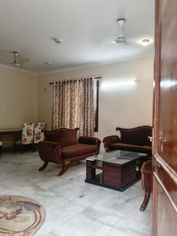 Living Room in 3 BHK Builder Floor at Ansal Plaza Sector-23, Sector 23 – for Rent