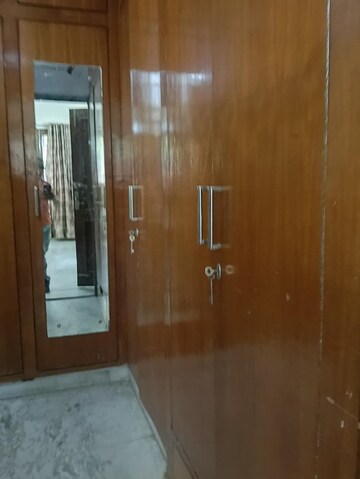 Room in 3 BHK Builder Floor at Ansal Plaza Sector-23, Sector 23 – for Rent