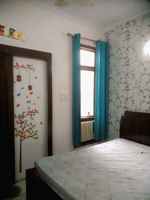 Room in 2 BHK Builder Floor at East Patel Nagar – for Rent