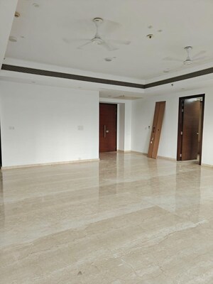 Room in 3 BHK Apartment at Bombay Realty Island City Centre II, Dadar East – for Rent