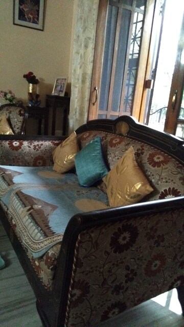 Living Room in 3 BHK Builder Floor at Ansal Plaza Sector-23, Sector 23 – for Rent