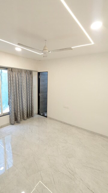 Room in 1 BHK Apartment at Shree Sainath Prathamesh Elite, Kandivali West – for Sale