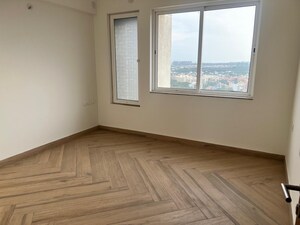 Room in 4 BHK Apartment at Prestige Fairfield, Rmv 2nd Stage – for Sale