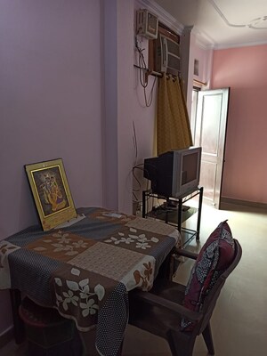 Studio Villa For Rent in Parsvnath Plaza 27, Sector 27