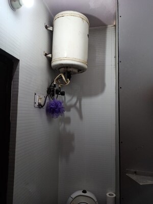 Bathroom in Studio Villa at Parsvnath Plaza 27, Sector 27 – for Rent