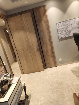 Room in 4 BHK Apartment at Greater Kailash I – for Rent