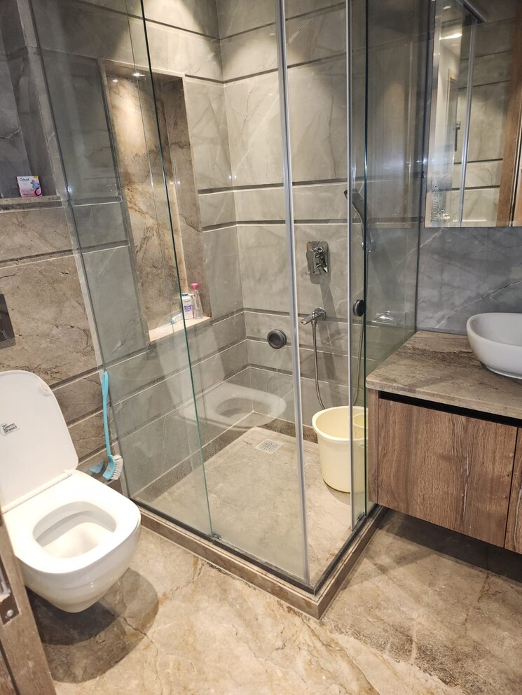 Bathroom, greater kailash i 4 Bedroom 2700 Sq.Ft. Apartment In Greater Kailash I Delhi 9232604