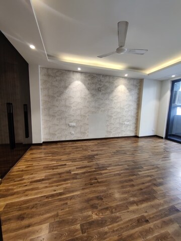Room in 4 BHK Builder Floor at Surya CGHS, Sector 43 – for Rent