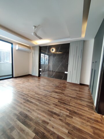 Room in 4 BHK Builder Floor at Surya CGHS, Sector 43 – for Rent