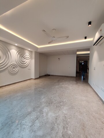 Room in 4 BHK Builder Floor at Surya CGHS, Sector 43 – for Rent