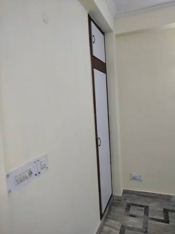 Room in 1.5 BHK Villa at RWA Apartments Sector 27, Sector 27 – for Rent