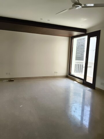 Room in 4 BHK Builder Floor at Veera Safdarjung Enclave, Safdarjung Enclave – for Rent