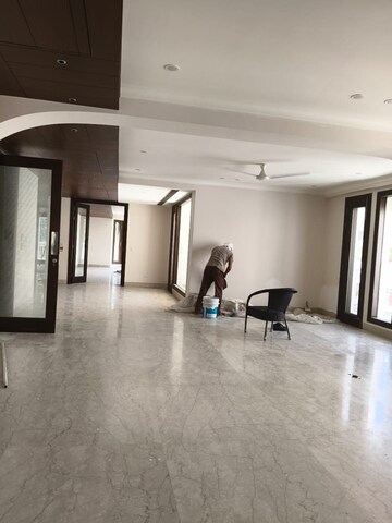 Building Lobby in 4 BHK Builder Floor at Veera Safdarjung Enclave, Safdarjung Enclave – for Rent