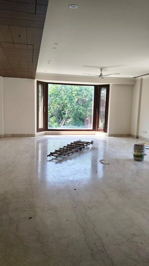 Building Lobby in 4 BHK Builder Floor at Veera Safdarjung Enclave, Safdarjung Enclave – for Rent