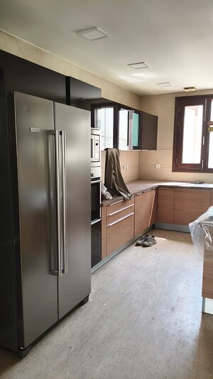 Kitchen in 4 BHK Builder Floor at Veera Safdarjung Enclave, Safdarjung Enclave – for Rent