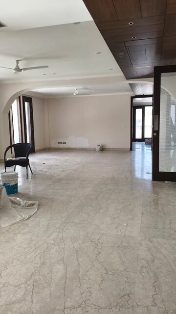 Building Lobby in 4 BHK Builder Floor at Veera Safdarjung Enclave, Safdarjung Enclave – for Rent
