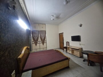 Bedroom in 1 BHK Independent House at Shatabdi Vihar Sector-61, Sector 61 – for Rent