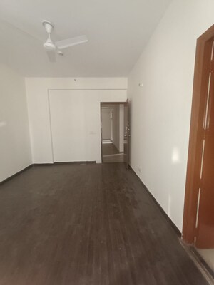 Room in 4 BHK Apartment at Mahagun Mywoods, Sector 16c Greater Noida – for Rent