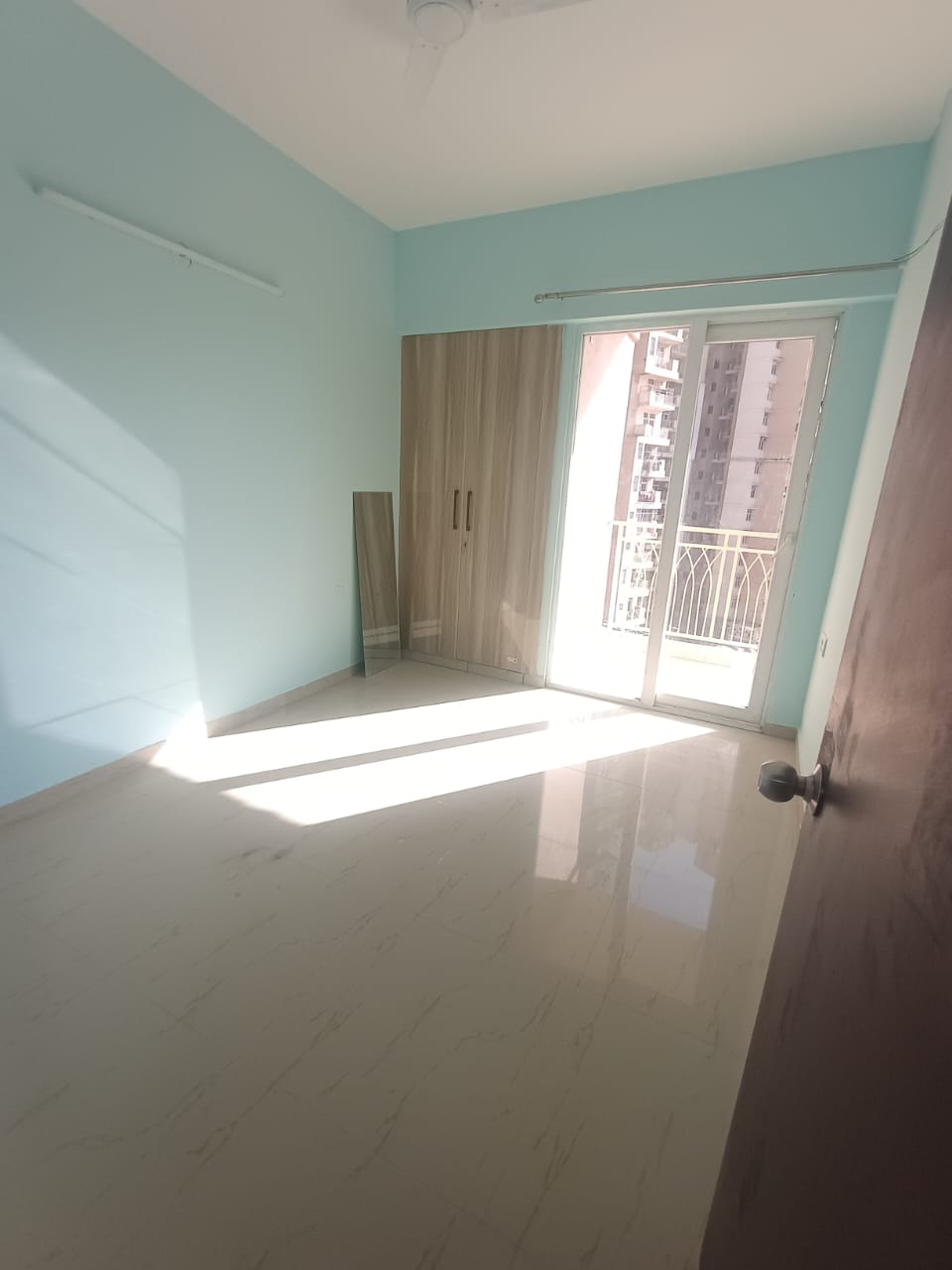 2.5 BHK + Study Room Apartment For Rent in Mahagun Mywoods