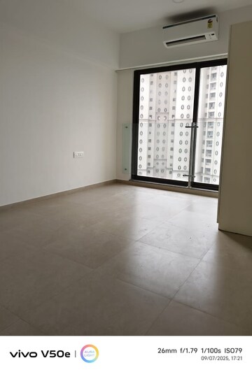 Room in 2 BHK Apartment at Kanakia Silicon Valley, Powai – for Rent