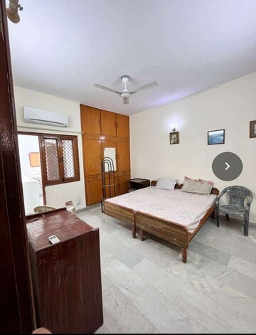 Bedroom in 1 RK Independent House at Moulshree Shopping Complex, Sector 34 – for Rent