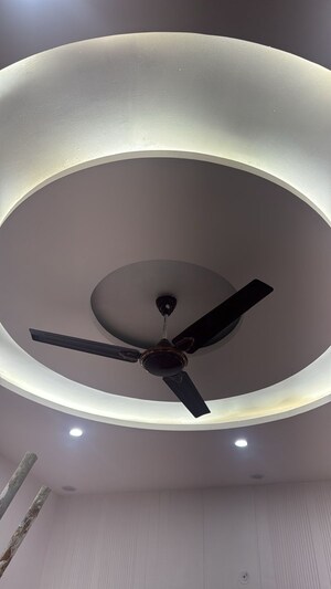 Furnished Amenities in 5 BHK Villa at JakhaN-Rajpur Road – for Sale