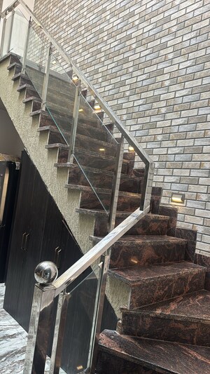 5 BHK Villa – Exterior View View at JakhaN-Rajpur Road - for Sale