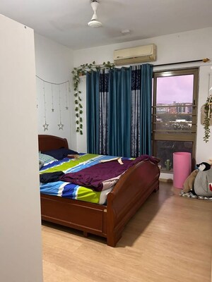 Bedroom in 2 BHK Apartment at Sheth Vasant Oasis, Andheri East – for Rent