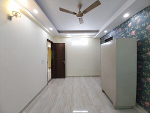 Bedroom in 5 BHK Builder Floor at Vipul World Plots, Sector 48 – for Rent