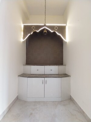 Furnished Amenities in 5 BHK Builder Floor at Vipul World Plots, Sector 48 – for Rent