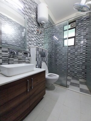 Balcony in 5 BHK Builder Floor at Vipul World Plots, Sector 48 – for Rent