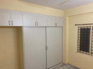 Room in 3 BHK Apartment at Sri Balaji Nilayam Madhapur, Madhapur – for Rent
