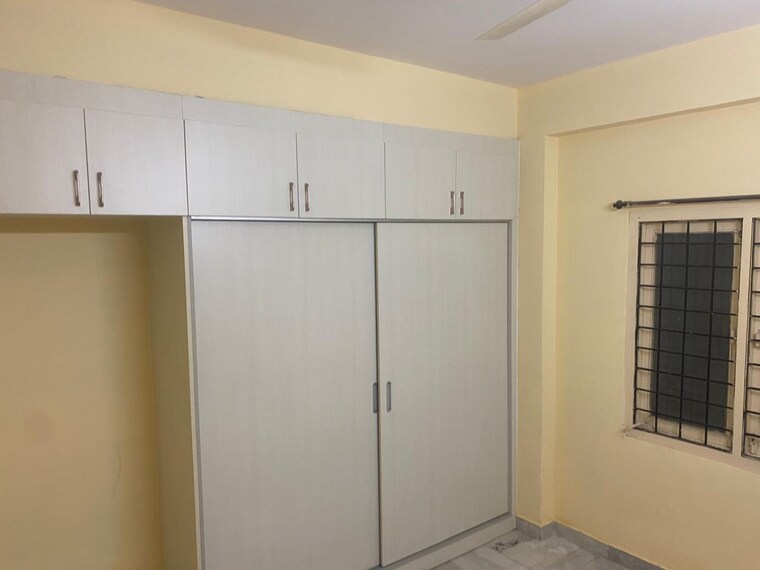 Room, sri-balaji-nilayam-madhapur 3 Bedroom 1600 Sq.Ft. Apartment In Madhapur Hyderabad 9232725