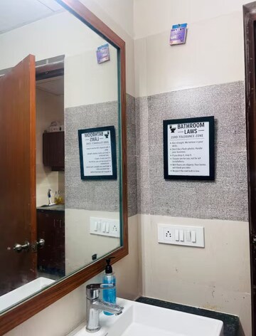  Pg For Rent in Sector 44
