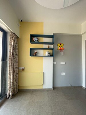 Room in 2 BHK Apartment at Kanakia Rainforest, Andheri East – for Rent