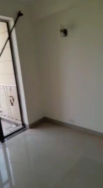 Building Lobby in 3 BHK Apartment at Unitech Uniworld Gardens 2, Sector 47 – for Rent