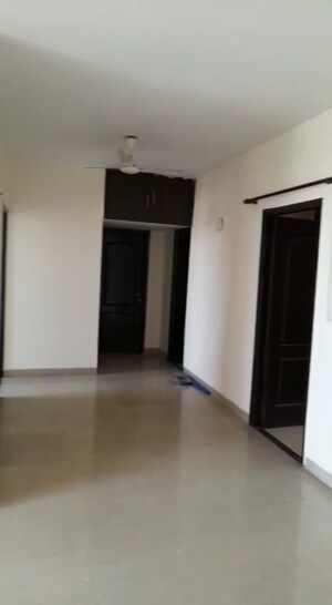Room in 3 BHK Apartment at Unitech Uniworld Gardens 2, Sector 47 – for Rent