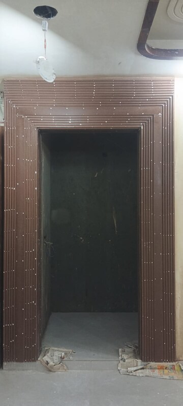 Building Lobby in 3 BHK Builder Floor at BPTP District 3, Sector 85 – for Sale