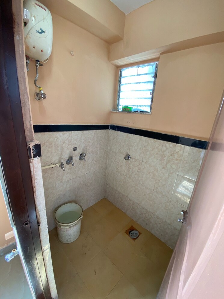 Bathroom, mhada-jubilee-mill 1 Bedroom 625 Sq.Ft. Apartment In Sewri Mumbai 9232824