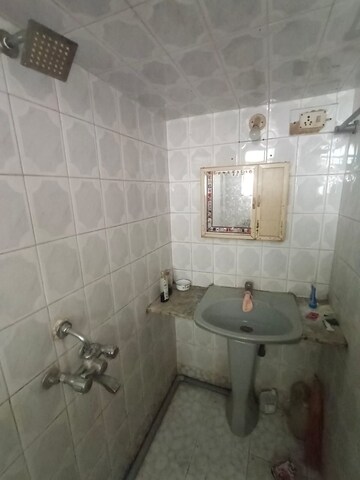 2 BHK Apartment For Rent in Crystal Rose, Kandivali West