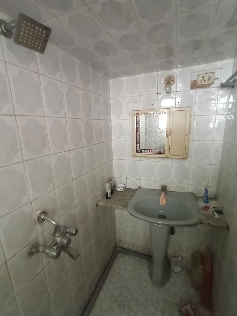 2 BHK Apartment For Rent in Crystal Rose