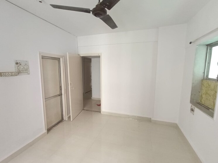 Room, crystal-rose 2 Bedroom 900 Sq.Ft. Apartment In Kandivali West Mumbai 9232882