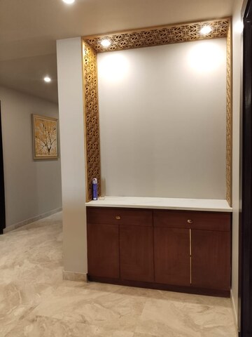 Room in 4 BHK Builder Floor at Vipul Square, Sushant Lok I – for Sale