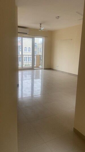 Room in 4 BHK Apartment at Emaar MGF Emerald Hills, Sector 65 – for Sale