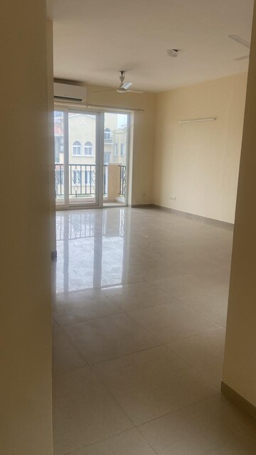 Room in 4 BHK Apartment at Emaar MGF Emerald Hills, Sector 65 – for Sale