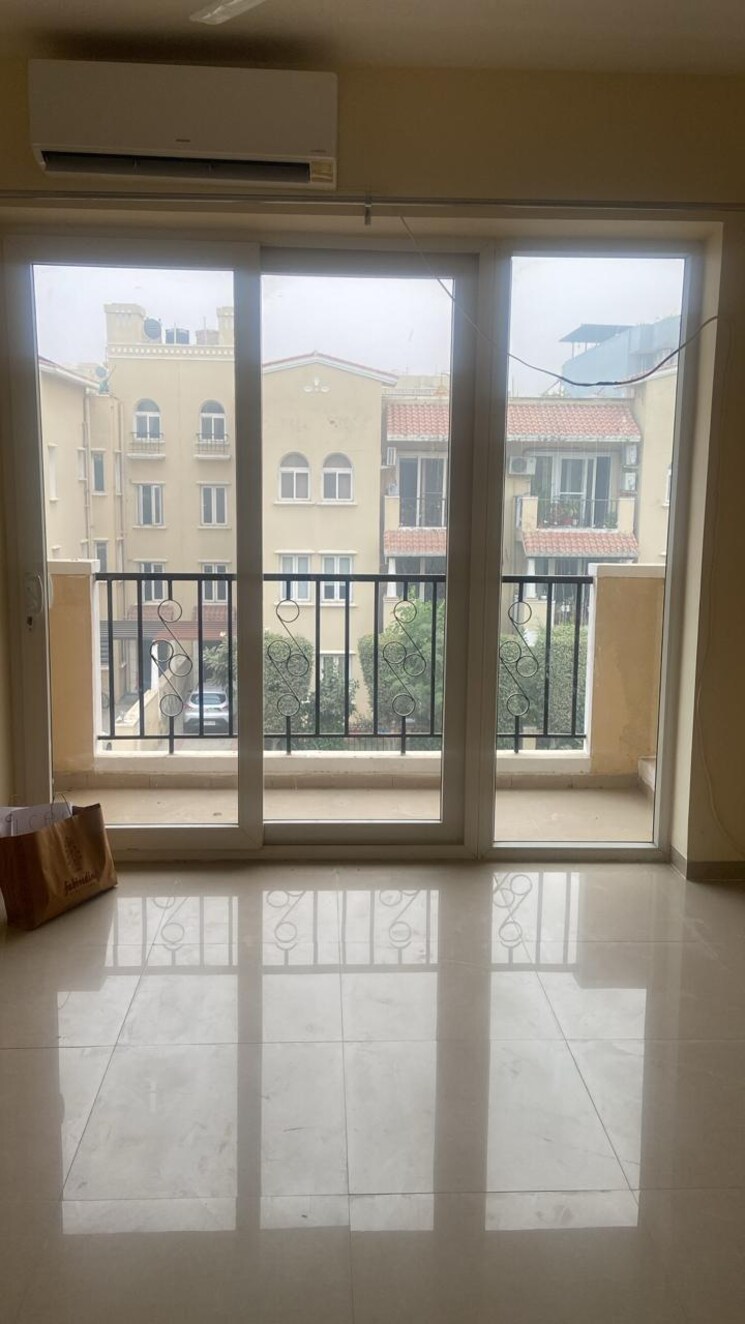 Room, emaar-mgf-emerald-hills 4 Bedroom 300 Sq.Yd. Apartment In Sector 65 Gurgaon 9232922