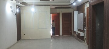 Building Lobby in 3 BHK Builder Floor at BPTP District 3, Sector 85 – for Sale