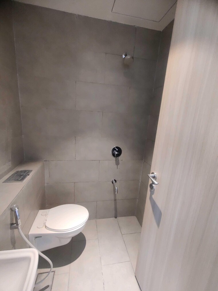 Bathroom, rustomjee-crown 4 Bedroom 2132 Sq.Ft. Apartment In Prabhadevi Mumbai 9232923