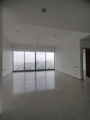 Room in 4 BHK Apartment at Rustomjee Crown, Prabhadevi – for Rent